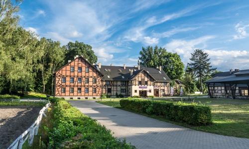 Poľsko neďaleko nemeckých hraníc: Folwark Książęcy *** s polpenziou a neobmedzeným wellness na Zámku Kliczków