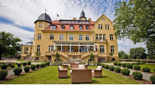 Pomoransko blízko atrakcií: Apartmán či chata v 5* Bernsteinschloss Wendorf s detským ihriskom + kontaktná zoo