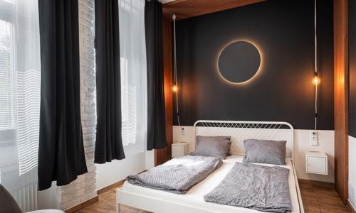 Praha blízko Petřínskej rozhľadne a 2,5 km od centra: Bohem Prague Hotel s raňajkami + sekt a audiosprievodca