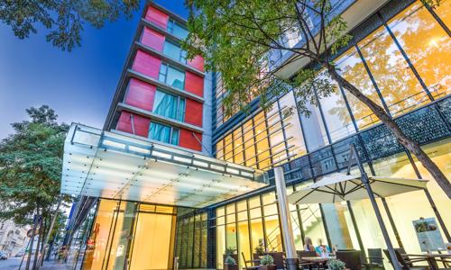 Praha priamo v centre: Hotel Vienna House by Wyndham Andel's Prague **** s raňajkami, fitness a upgradom
