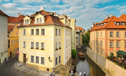 Praha priamo v centre neďaleko Karlovho mosta v Hoteli Čertovka **** s raňajkami, vínom a ovocnou misou