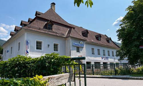 Rakúske Alpy pri Hochkare a soľných bazénoch v českom Penzióne Sun s raňajkami a zapožičaním bicyklov