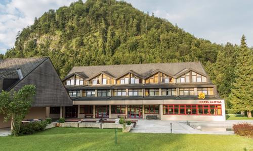 Rakúsko: Údolie rieky Alm v JUFA Hoteli Grünau im Almtal *** s polpenziou + wellness (2 sauny) a zľavová karta