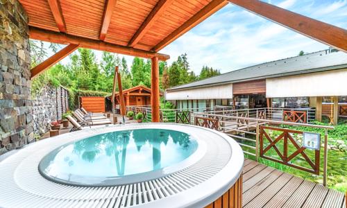 Relax pod Tatrami vo Wellness Hoteli Kontakt **** s polpenziou, masážami, luxusným wellness centrom + animácie
