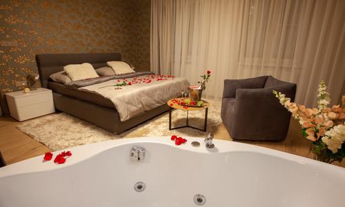 Romantika pri Českom raji: Penzión Solid Spa Superior **** s raňajkami, privátnym wellness, sektom + bonusy