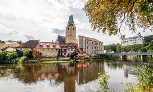 Rožmberk nad Vltavou v Pensione U Farní školy s raňajkami a privátnym wellness (vírivka, sauna) + fľaša vína