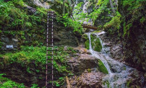 Slovenský raj: Parkhotel Centrum *** s raňajkami, zľavou do Thermalparku Vrbov a neobmedzeným fitness centrom