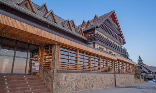 Slovinské Korutánsko v Lukov Dom Mountain Hut s raňajkami/polpenziou, požičaním bicyklov, výstupom a wellness