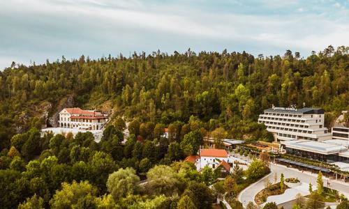 Slovinsko: Pobyt pár krokov od Postojenskej jaskyne v Hoteli Jama **** s raňajkami/polpenziou + zľava na vstup