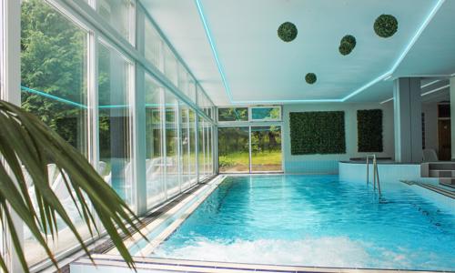 Šopron: Hotel Szieszta s polpenziou, neobmedzeným wellness centrom (bazén, sauny) a vstupom do bazéna Lövér