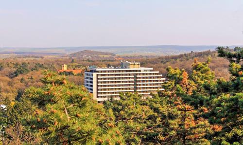 Šopron: Hotel Szieszta s polpenziou, neobmedzeným wellness centrom (bazén, sauny) a vstupom do bazéna Lővér