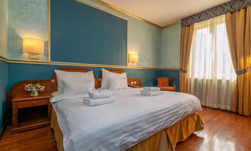 Štýlový pobyt v centre Prahy pri pamiatkach: Hotel Kinsky Fountain **** s bufetovými raňajkami + WiFi zadarmo