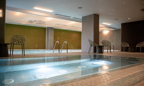 Štýlový RM Hotel Wellness & Congress **** blízko Bojníc s polpenziou, wellness a fitness zónou + welcome drink
