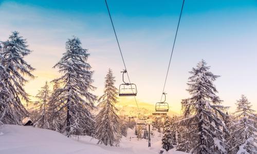 Šumava neďaleko Boubínského pralesa a prírodných parkov v Penzióne Pod pralesem s polpenziou a detským kútikom