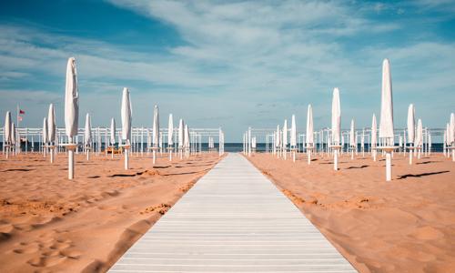 Taliansko pri pláži v Hoteli Cosmopol Cesenatico *** s all inclusive stravou, bazénom a vírivkou + ležadlá