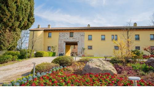 Taliansky vidiek neďaleko Lago di Garda: Hotel Relais Corte Cavalli **** s raňajkami alebo polpenziou + bazén 