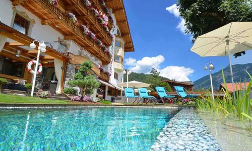 Tirolsko pri jazere Achensee v 4* Alpenhoteli Tyrol s raňajkami, wellness a miestnou dopravou + welcome drink