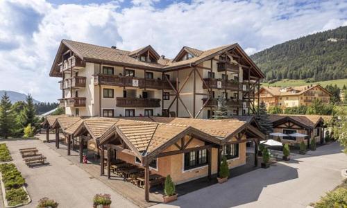 Trentino blízko golfového ihriska: Pobyt v Golf Hoteli **** s polpenziou plus, krytým bazénom a zábavou