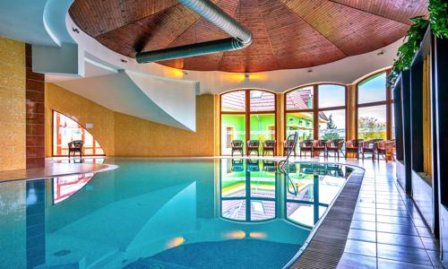 Veľký Meder 450 m od termálov: Penzión Betty *** s raňajkami/polpenziou a wellness neobmedzene (bazén, sauny)