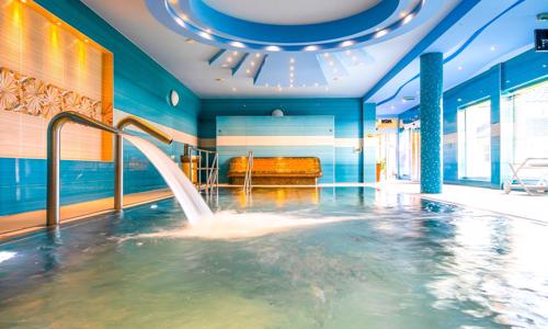 Veľký Meder pri aquaparku v Spa & Wellness Hoteli Orchidea *** s raňajkami/polpenziou, bazénmi + sauny a masáž