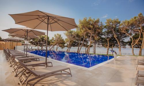 Vodice 50 m od pláže vo Ville Arausa *** s all inclusive light, vonkajším bazénom s ležadlami a wellness