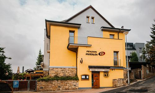 Vysočina: Havlíčkův Brod v Penzióne Hurikán *** s raňajkami či polpenziou, detským ihriskom a zľavou do Pekla