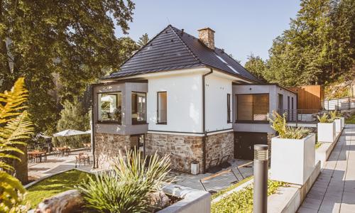 Vysočina: Údolie rieky Svratky a priehrada Vír v luxusnom Forest Resorte ***** s raňajkami + detské ihrisko