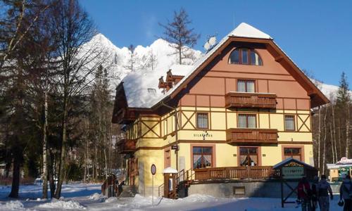 Vysoké Tatry: Tatranská Lomnica blízko lanovky a ski areálov vo Vile Park *** s polpenziou + parkovanie zdarma