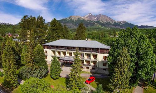 Vysoké Tatry: Tatranská Lomnica v modernom Hoteli Lujza Major *** s raňajkami a možnosťou wellness