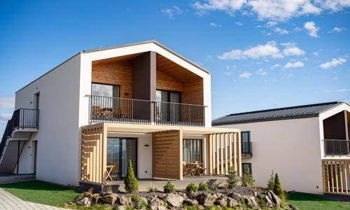Vysoké Tatry v apartmáne v Royal Village s raňajkami, celodenným vstupom do wellness AquaCity Poprad a golfom