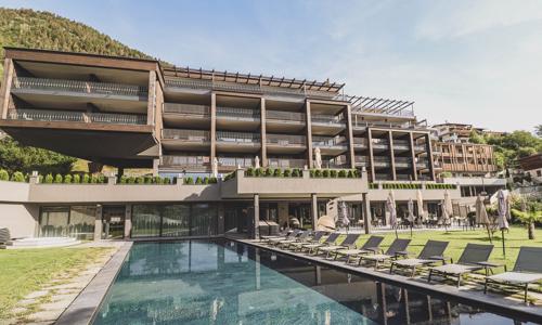 Wellness pobyt blízko Brixenu: 4* Hotel Molaris Lodges s polpenziou plus, bazénmi a saunami + ihrisko a herňa
